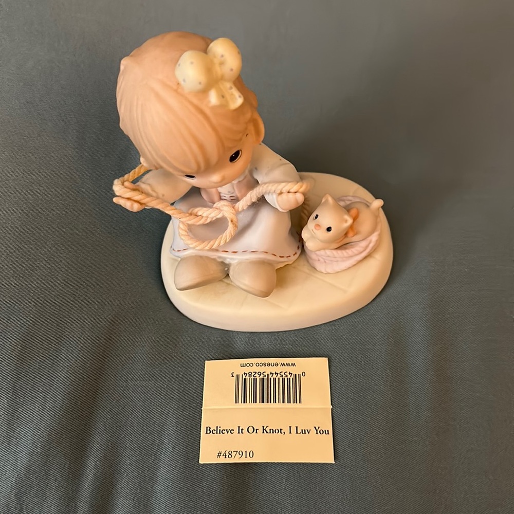 Precious Moments "Believe it or not, I luv you" Figurine 487910